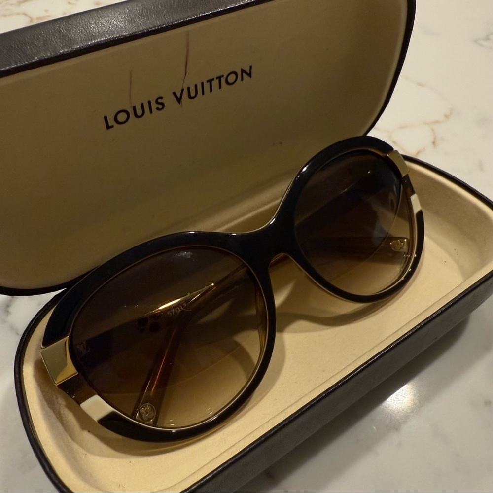 Louis Vuitton Black Oversized Sunglasses Vintage - Picture 2 of 8